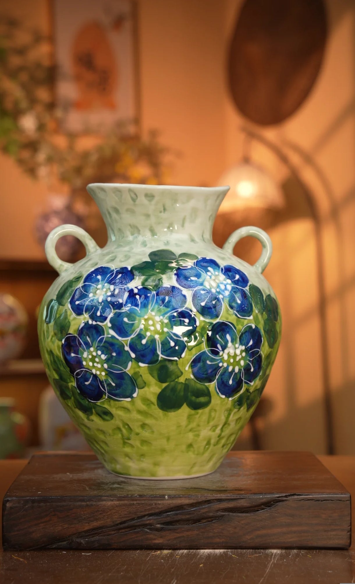 Handveredelte Keramikvase/Hand-Finished Ceramic Vase